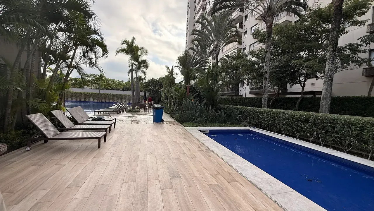Furnished 2-bedroom, 2-bath apartment with 1 parking spot — photo 12