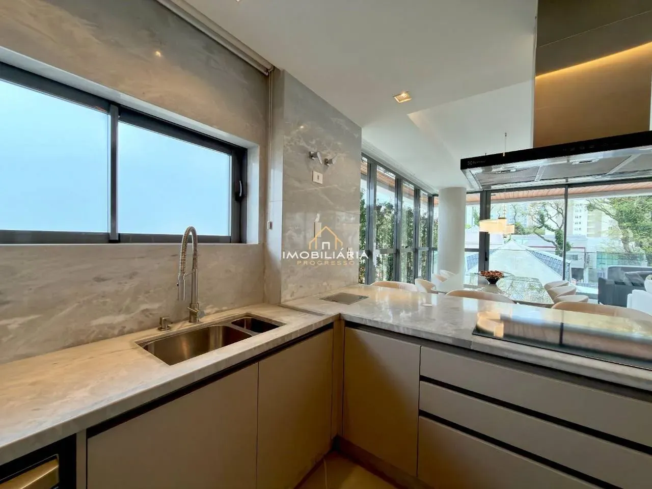Furnished apartment, 153 m², with floor-to-ceiling windows — photo 18