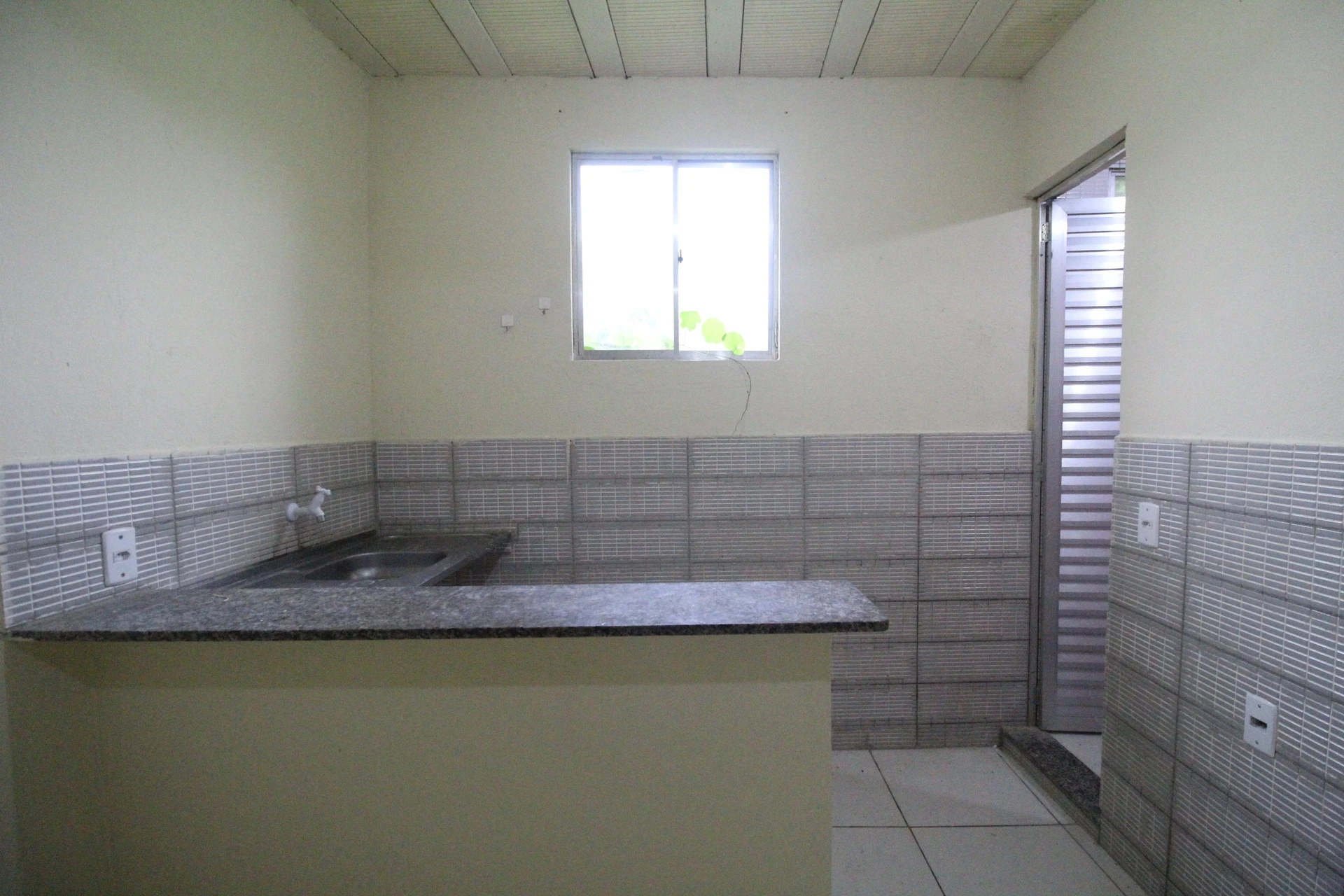 Kitnet sin amueblar con 1 suite y 1 baño — photo 12