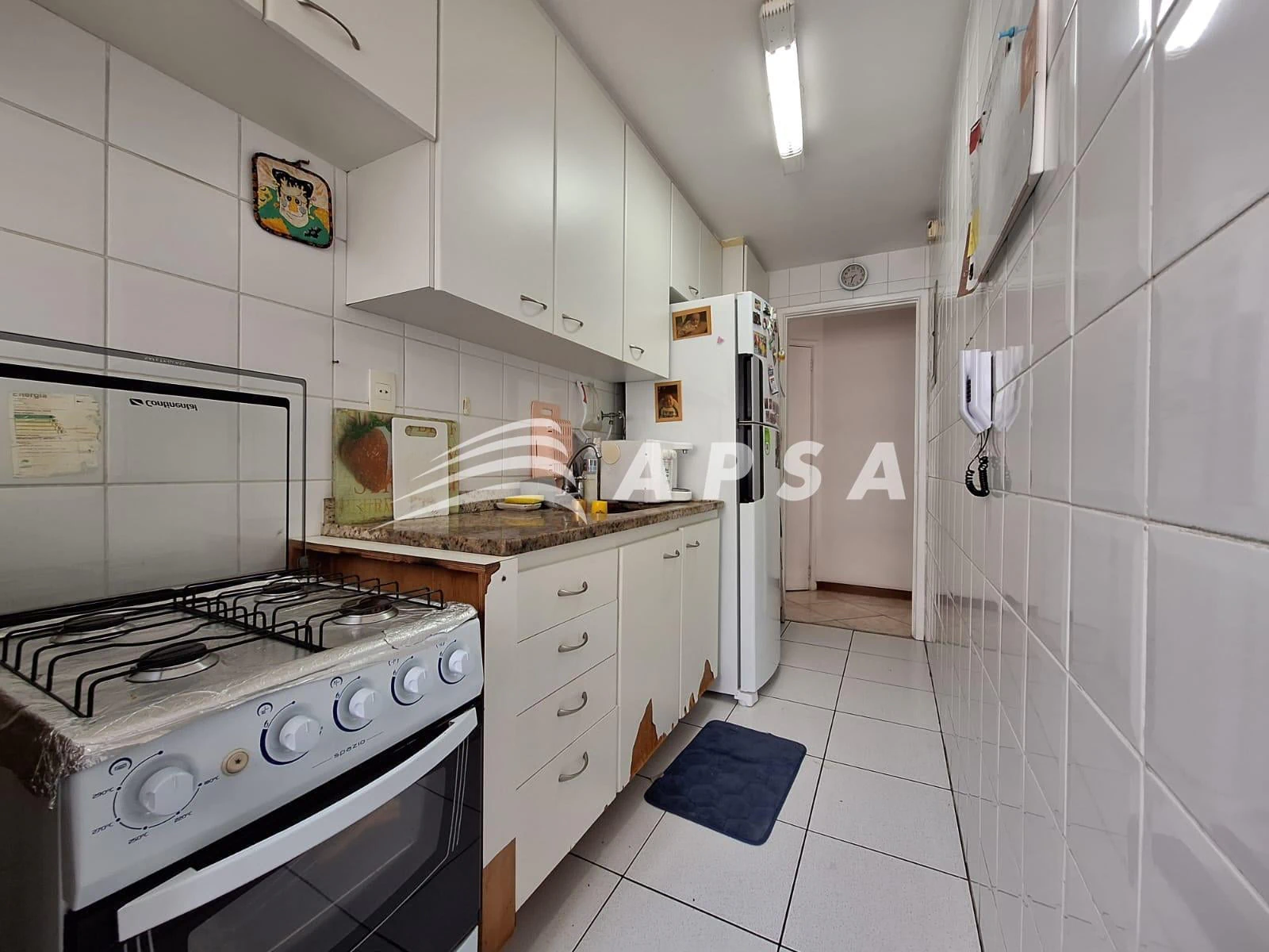 3-bedroom apartment in a building with a gym — photo 23