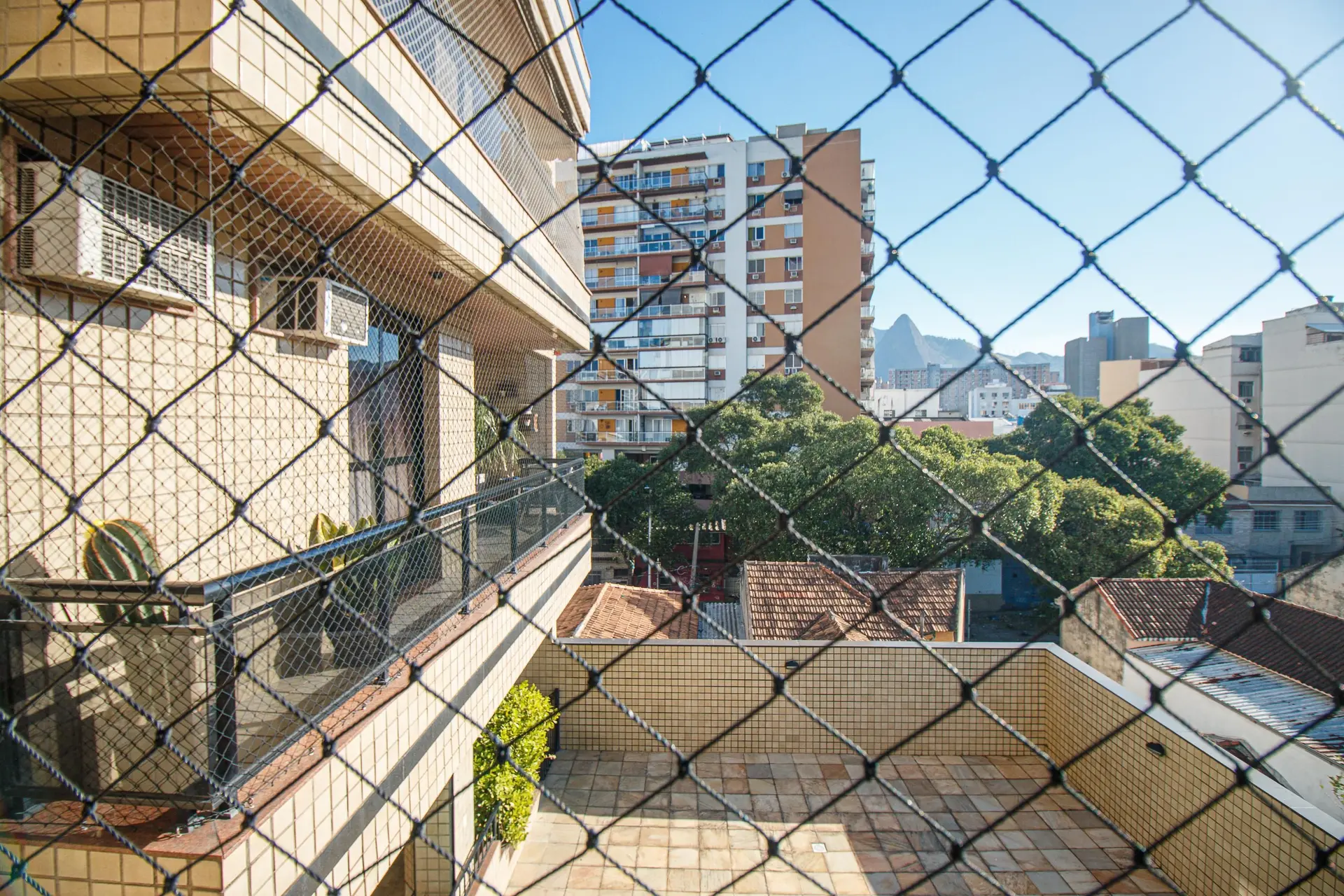 Furnished 2-bedroom apartment with 2 bathrooms and pet-friendly policy — photo 26