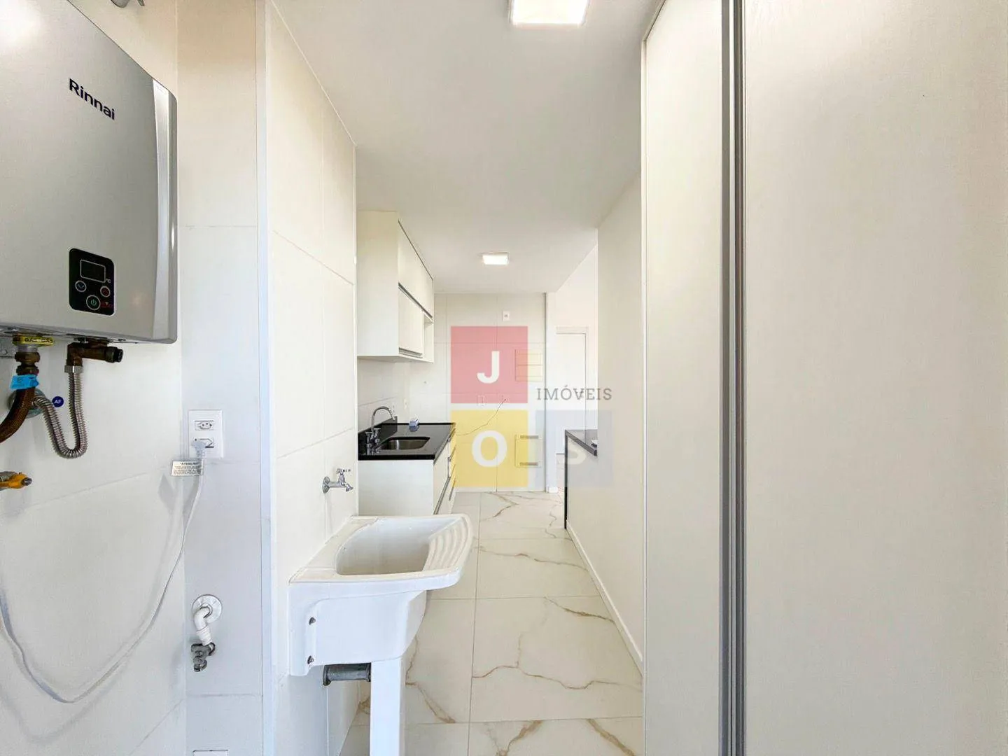 80 m² apartment with 2 bedrooms and a glass balcony — photo 26