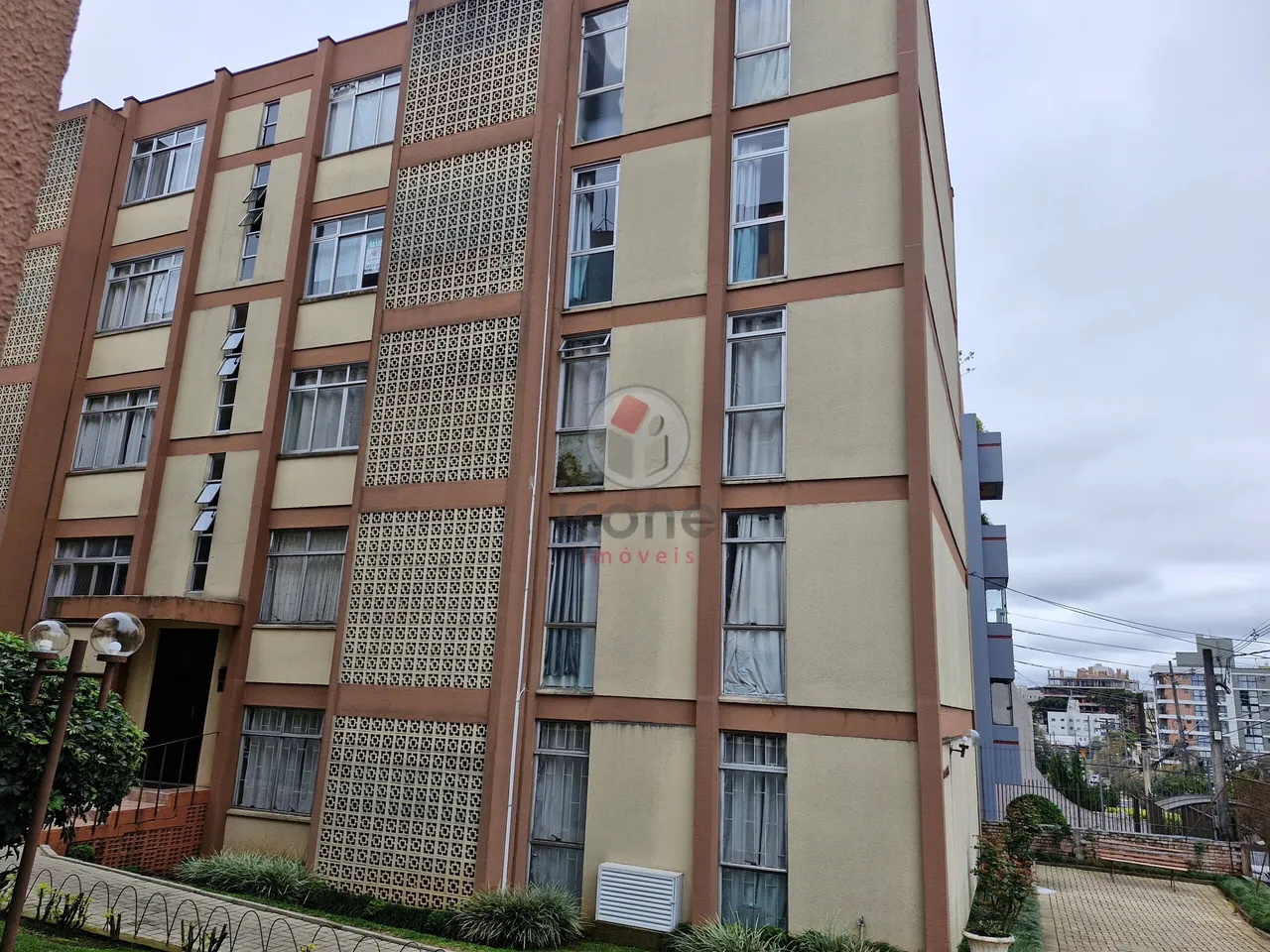 Apartamento de 2 quartos no 3º andar, sem vaga