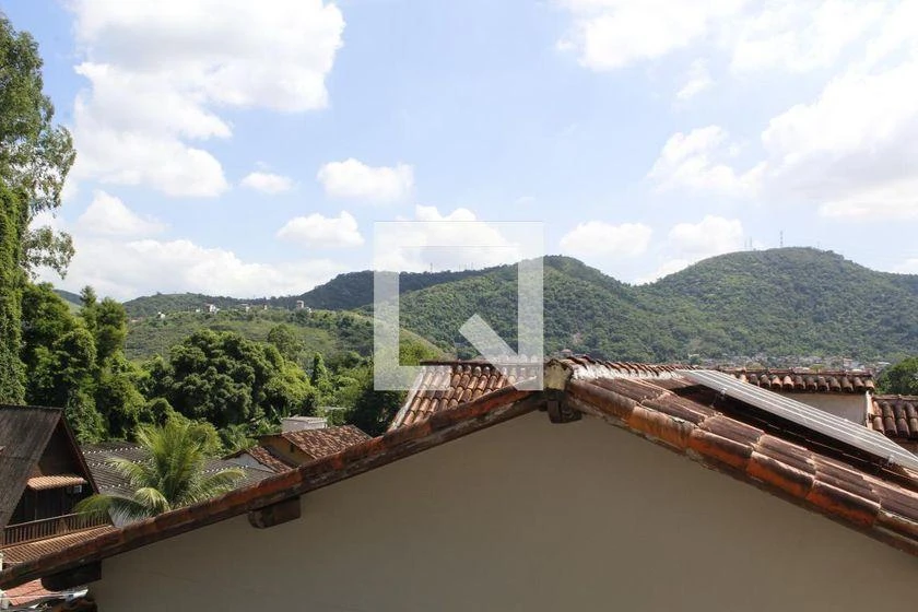 4-bedroom house with a mountain view in Rio de Janeiro — photo 8