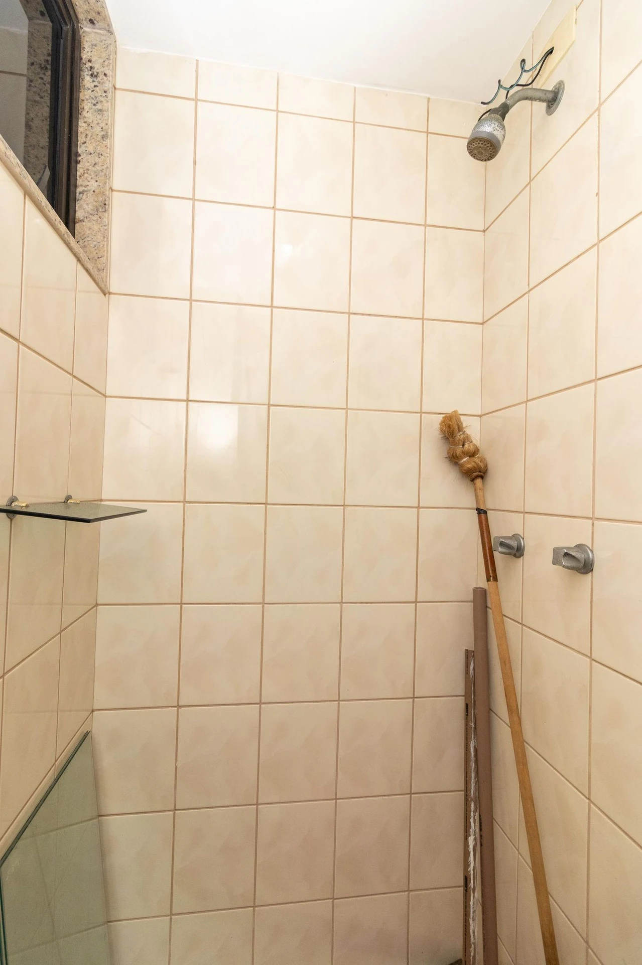 4-bedroom apartment with 2 en-suite bathrooms and garden — photo 46
