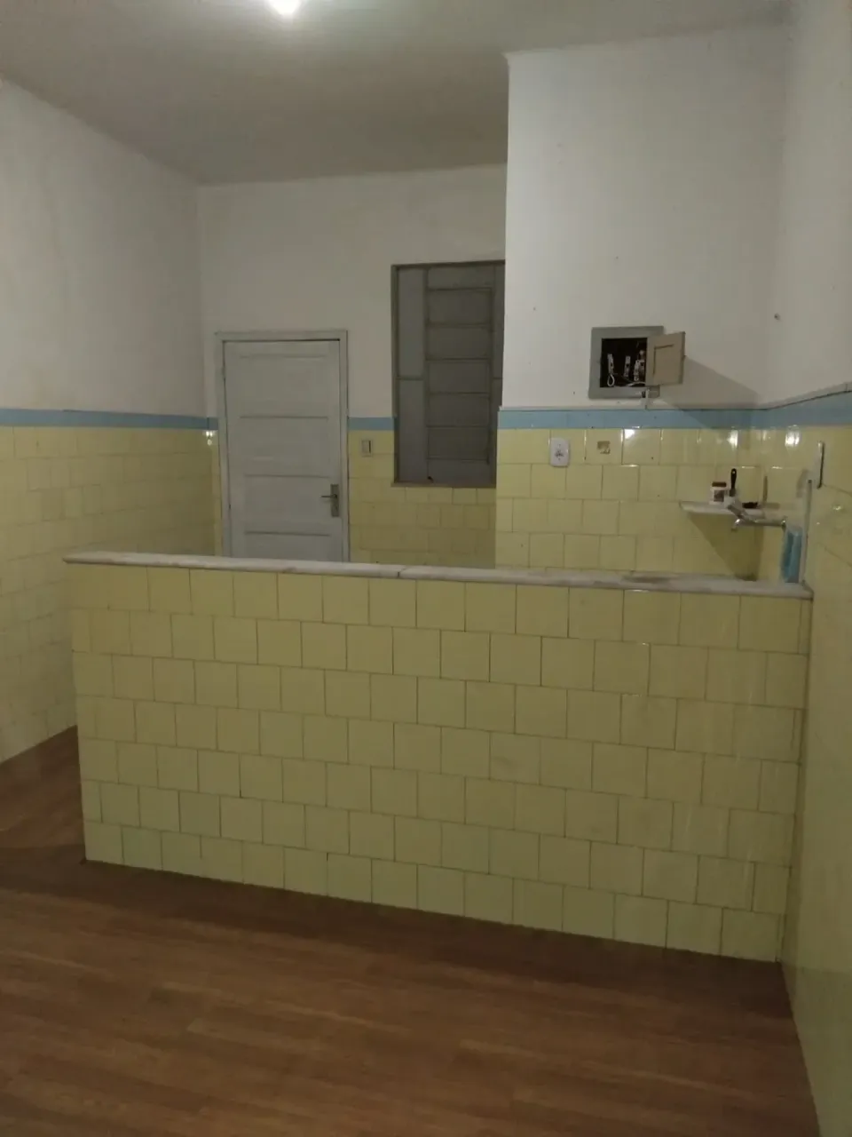 2-bedroom apartment with wood floors in the living room — photo 8