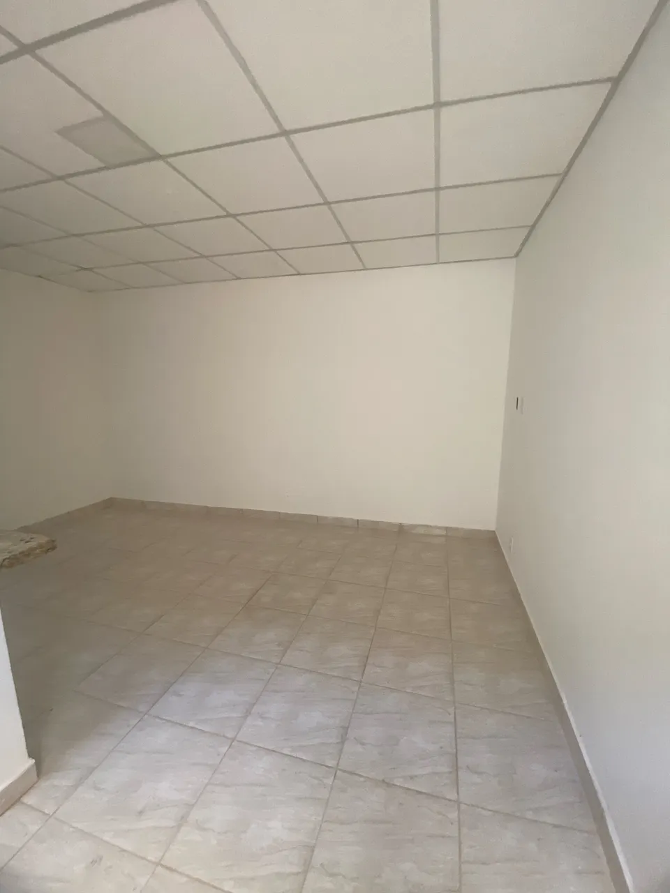 Unfurnished studio with 1 bedroom and 1 bathroom