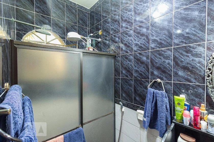 House with 6 bedrooms and 480 m², 6 bathrooms — photo 48