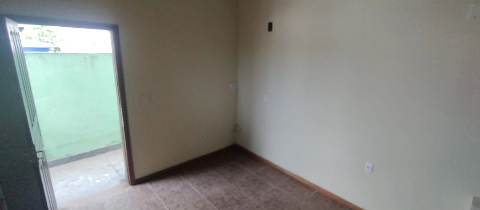 1-bedroom apartment with balcony and laundry area — photo 10
