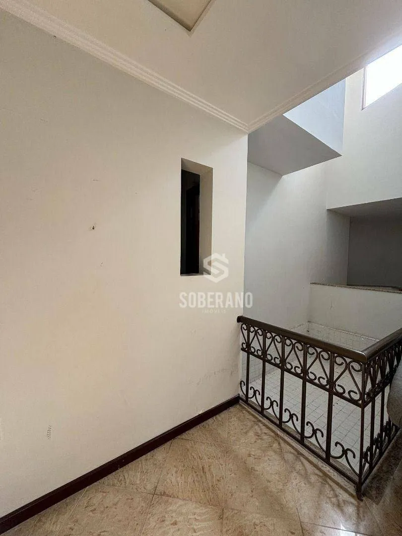 House with 6 bedrooms and 720 m² plus 4 parking — photo 2