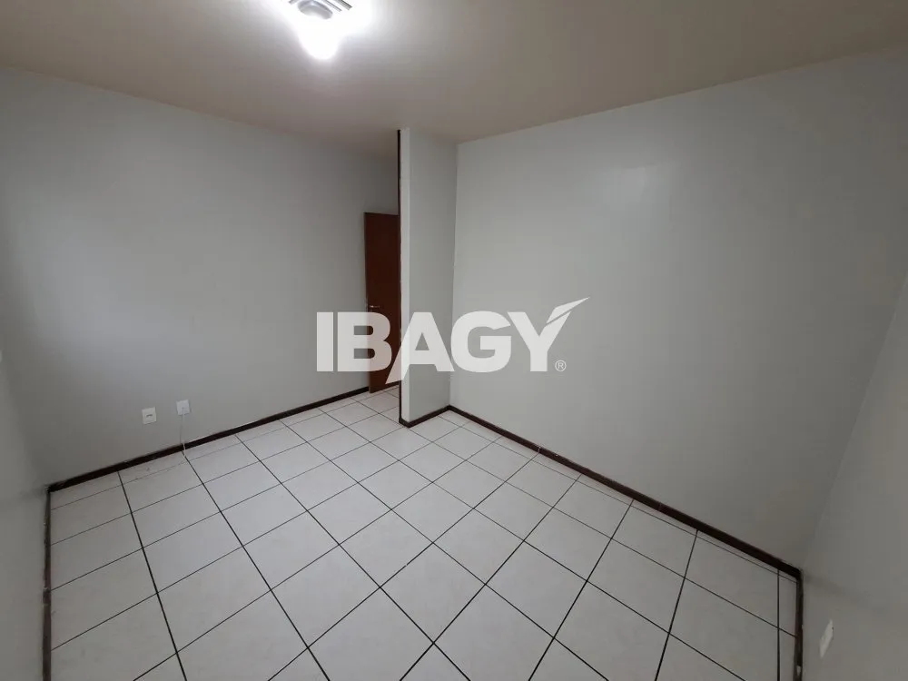 Apartamento de alquiler con 4 dormitorios y 120 m² — photo 18