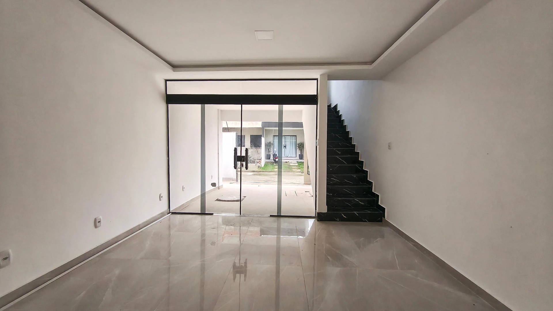 Unfurnished house with 3 bedrooms and 3 bathrooms — photo 18