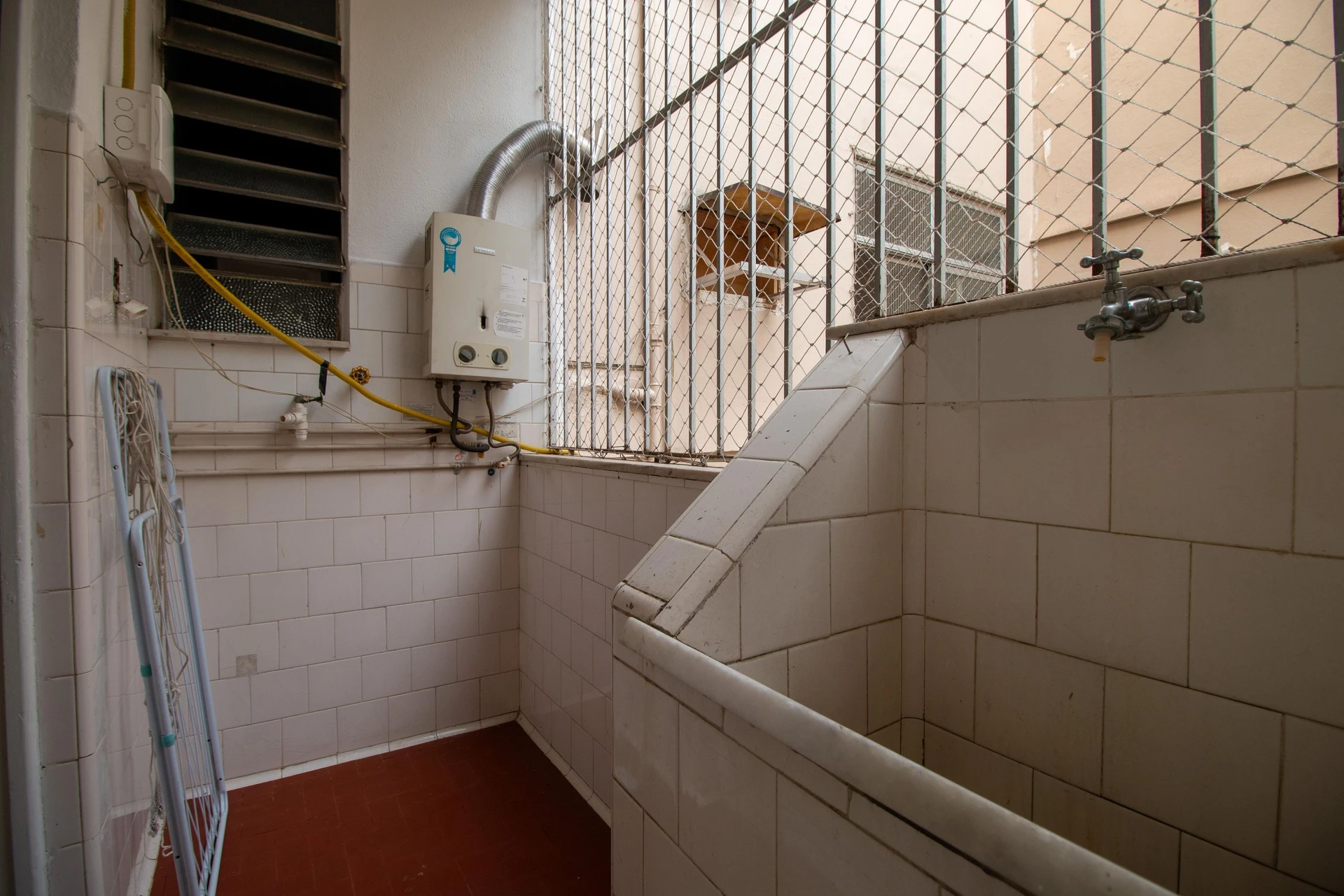 Квартира з 3 спальнями та заскленим балконом — photo 22