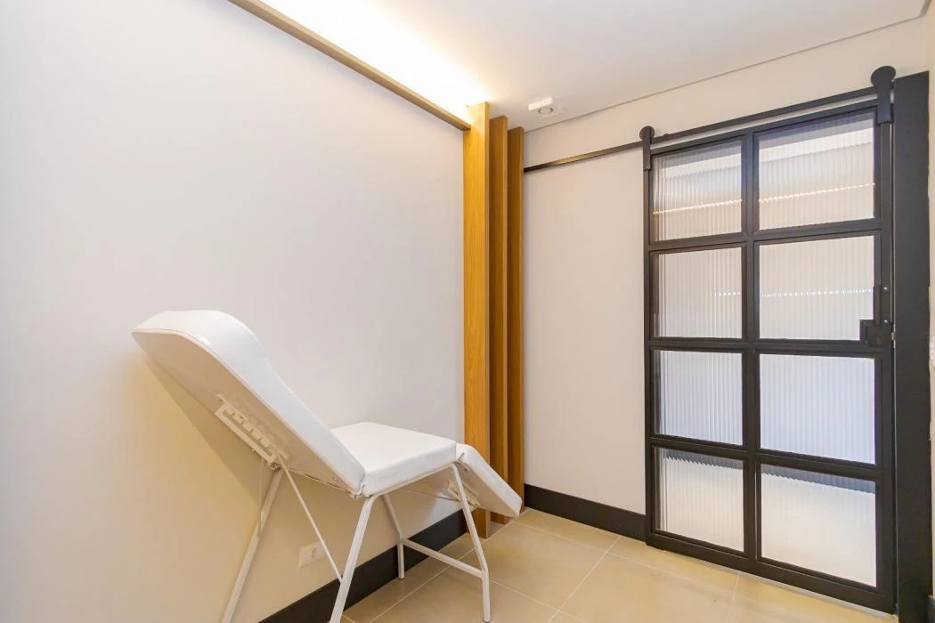 Apartamento mobiliado, 27 m², com janelas do piso ao teto — photo 45