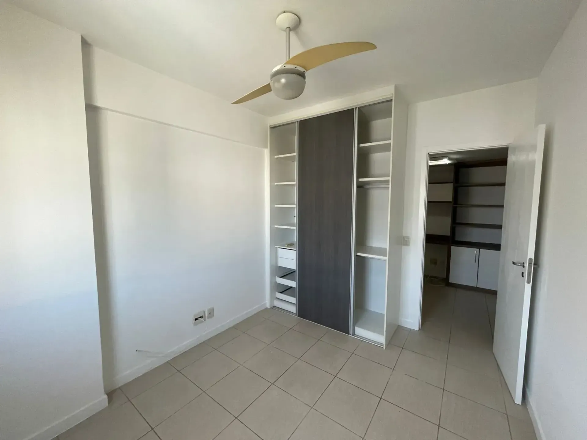 4-bedroom apartment in a building with a sauna — photo 47