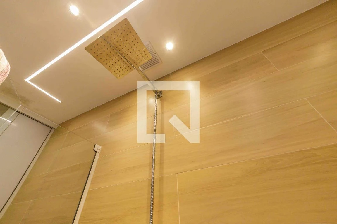 Rental apartment with 4 bedrooms and a glassed-in balcony — photo 63