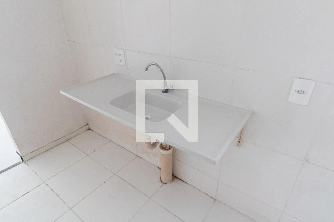 Unfurnished 2-bedroom apartment with 1 parking space — photo 2