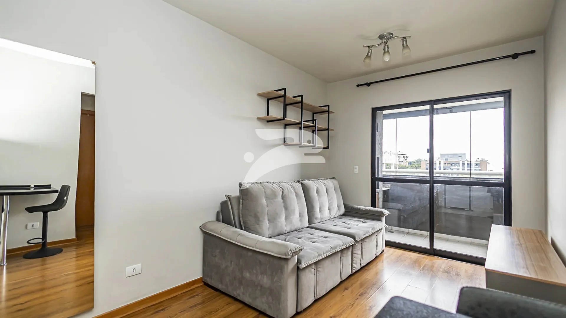 Furnished 1-bedroom apartment with enclosed balcony — photo 7