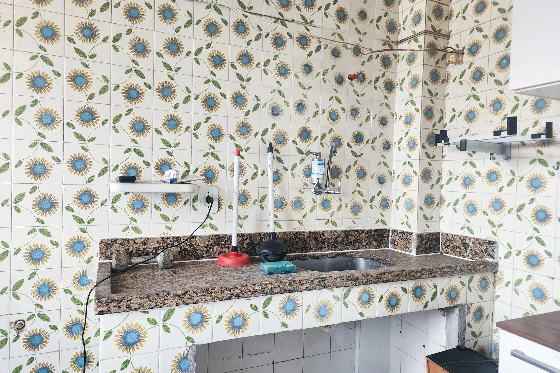 1-bedroom unfurnished apartment with 1 bathroom and parking