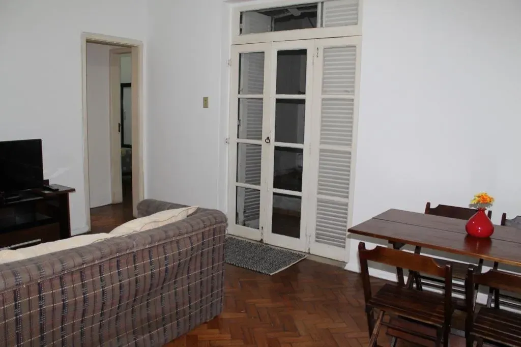 Apartamento mobiliado de 55 m² com 3 quartos e mesa — photo 16