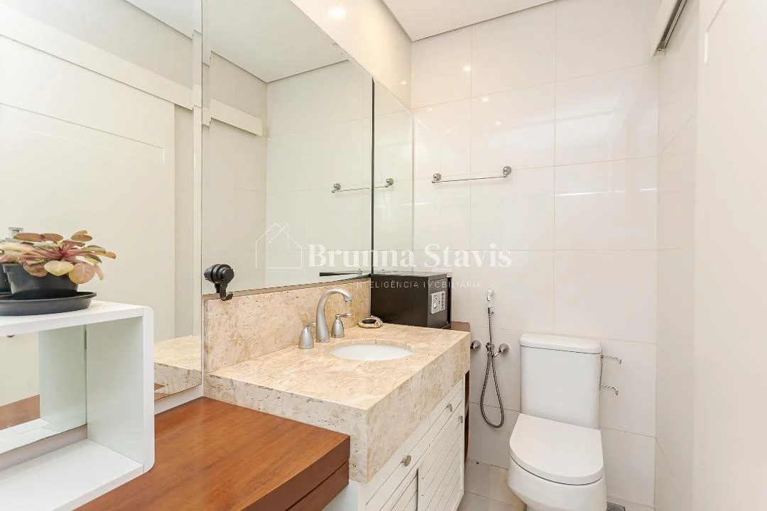 Furnished apartment of 379 m² with 3 en-suite suites — photo 8