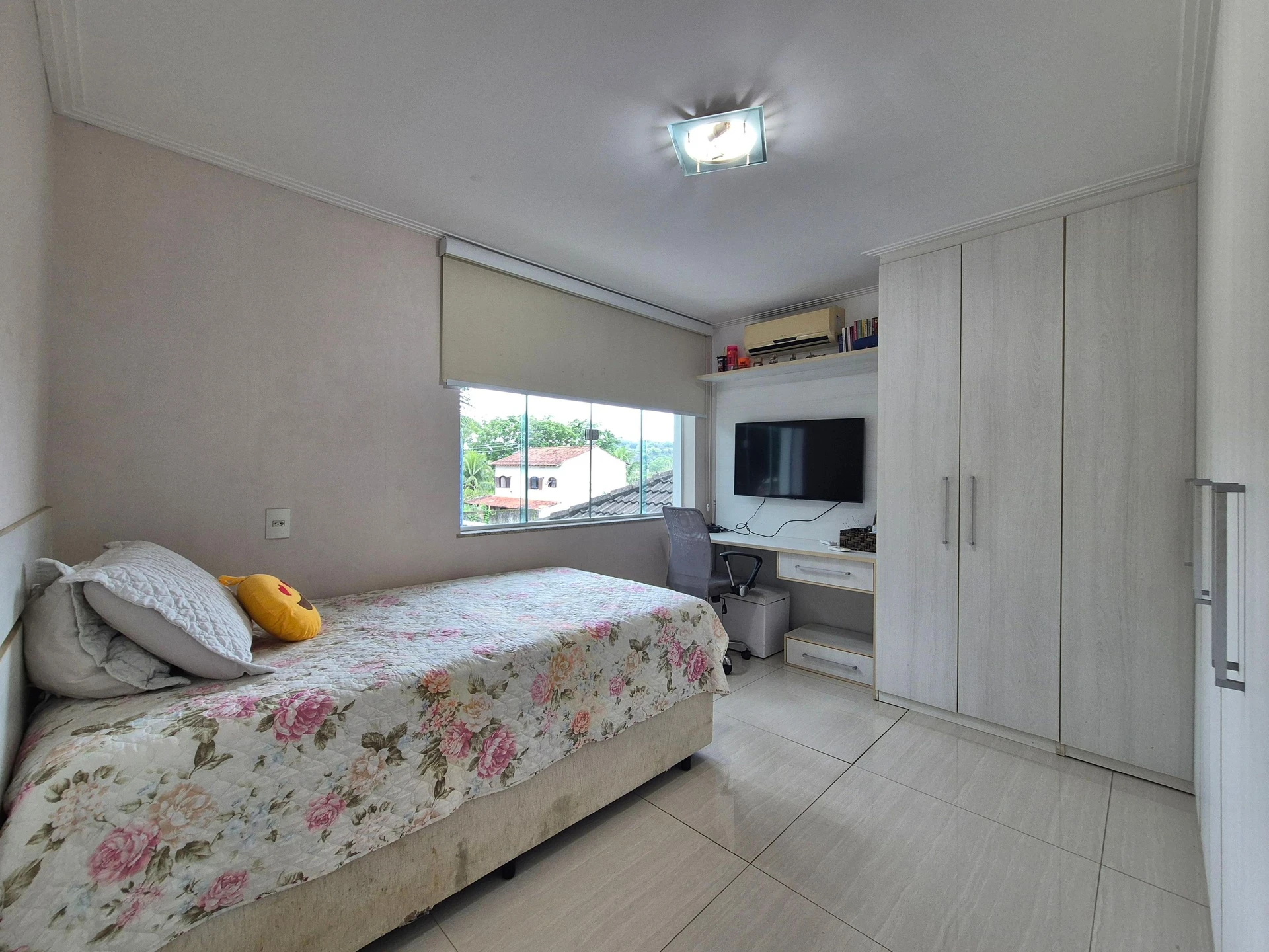 4 quartos e jacuzzi: casa de 318 m² — photo 47