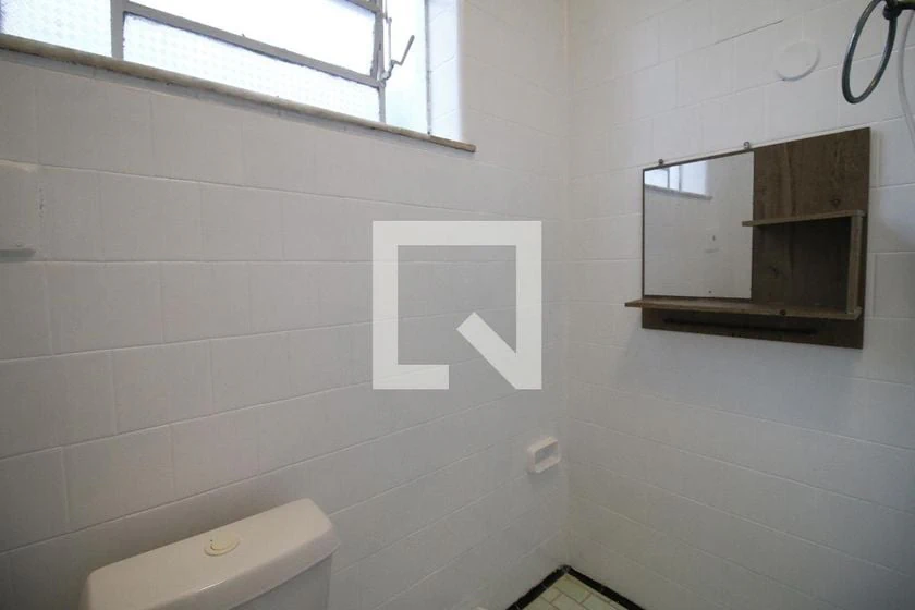 3-bedroom house with a washing machine