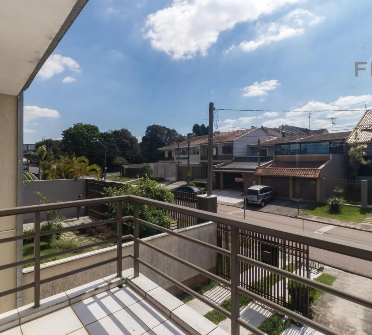 4-bedroom house with a bathtub in Curitiba — photo 12