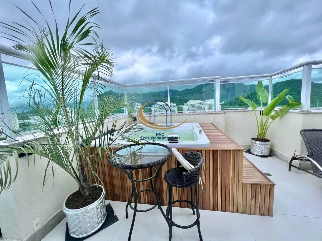 Apartment with 3 bedrooms, 5 bathrooms and 2 parking spots — photo 3