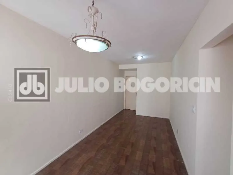 Departamento en piso 2 con ventanales de piso a techo — photo 13