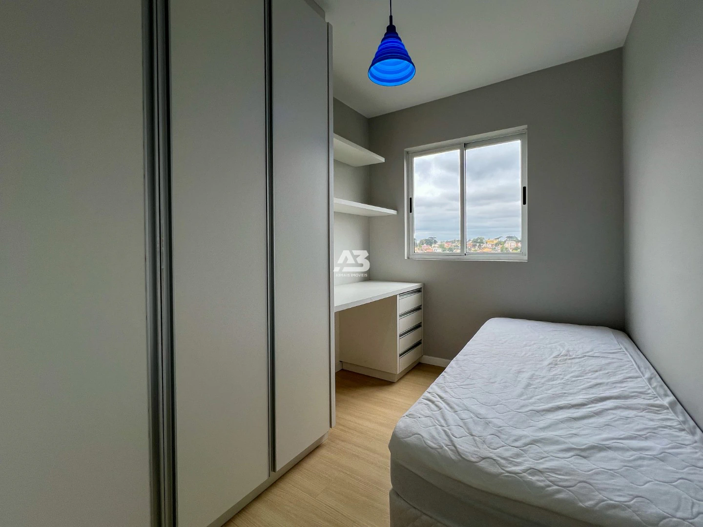 Furnished 2-bedroom apartment with open kitchen — photo 11