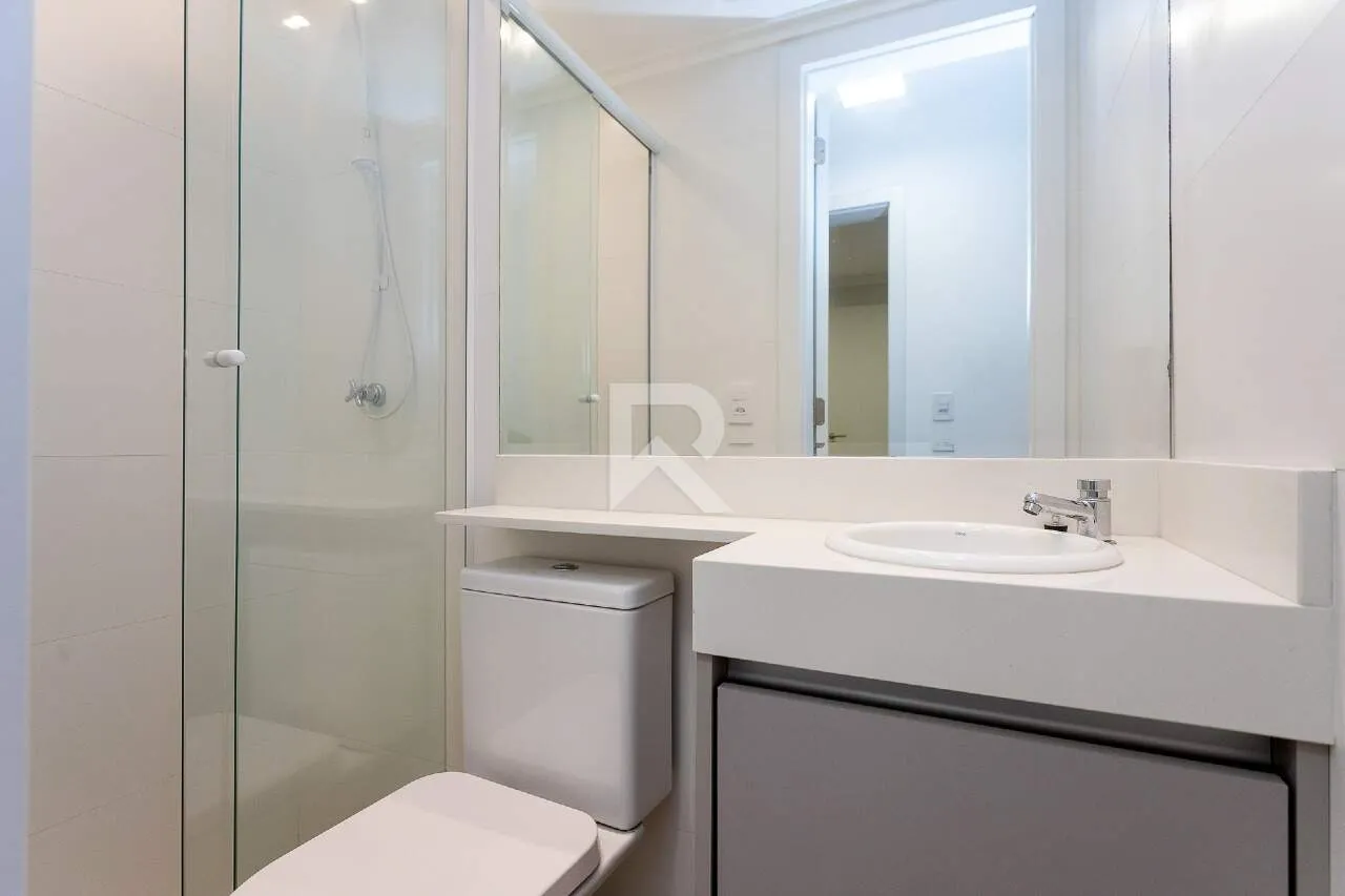 159 m² apartment with 4 bedrooms and a glassed-in balcony — photo 9