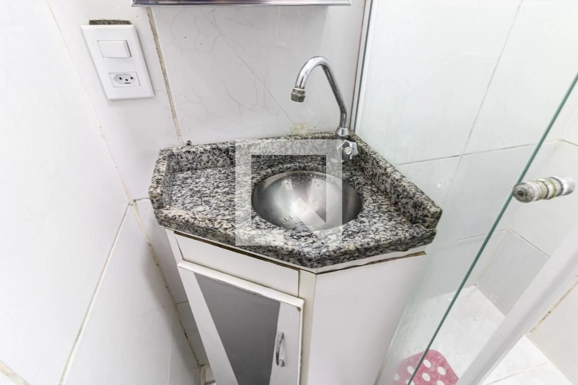 Furnished 2-bedroom apartment with 1 bathroom no parking — photo 23