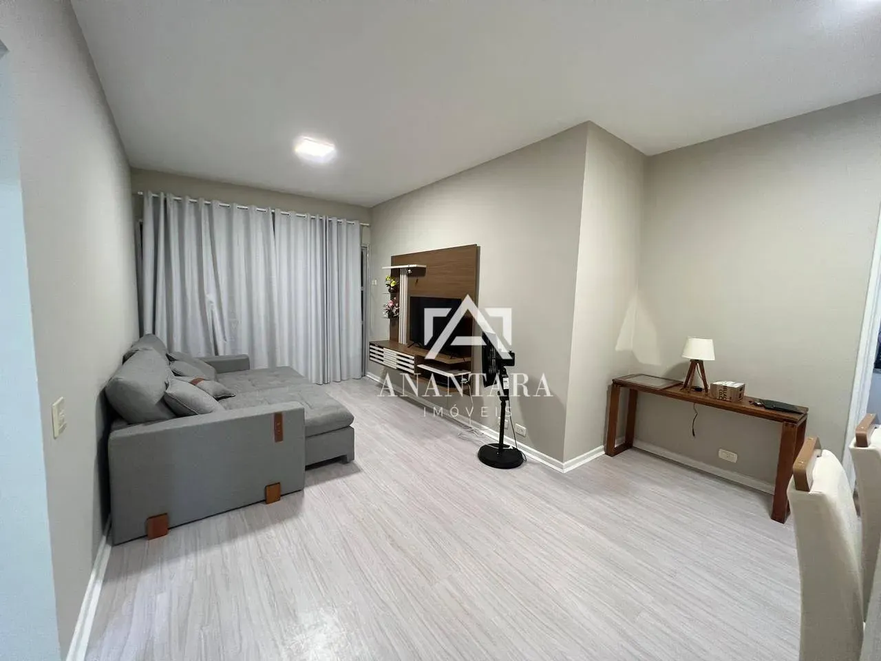One-bedroom apartment with a washing machine