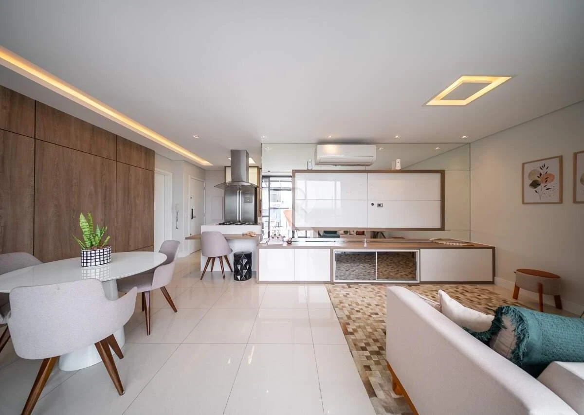 Furnished apartment, 150 m², with a glass-enclosed balcony — photo 29