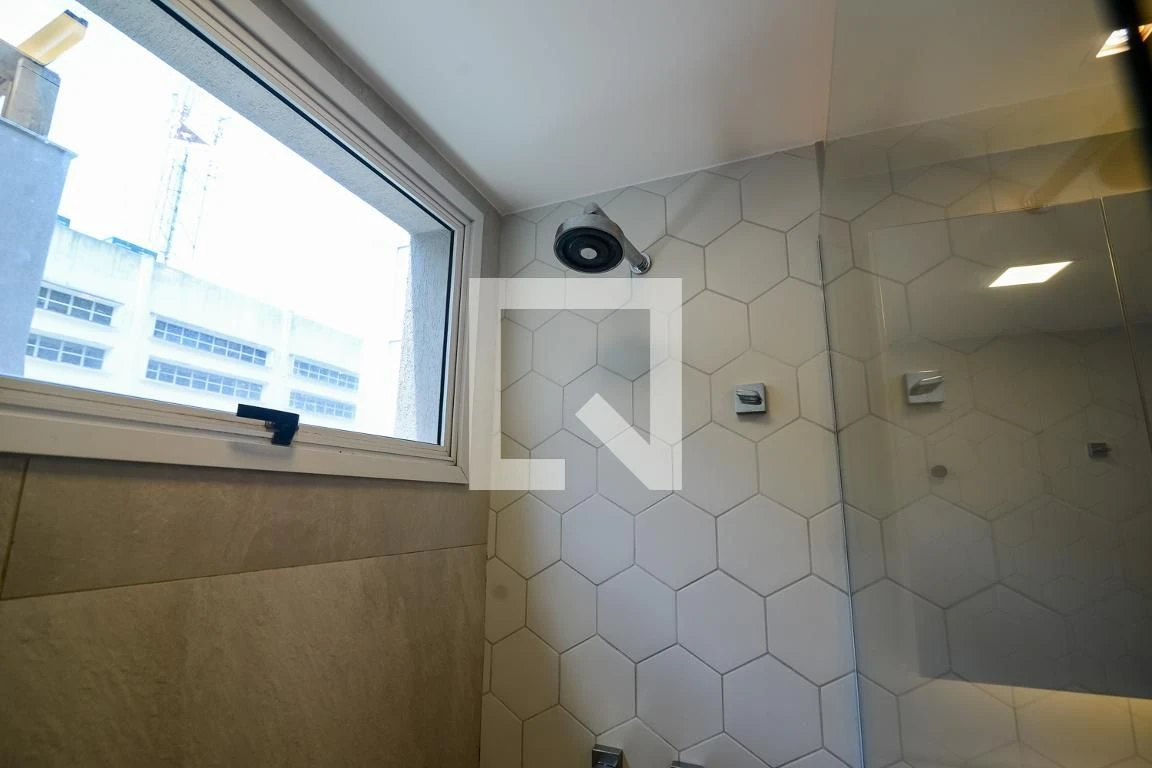 Furnished 4-bedroom apartment with 4 bathrooms — photo 42