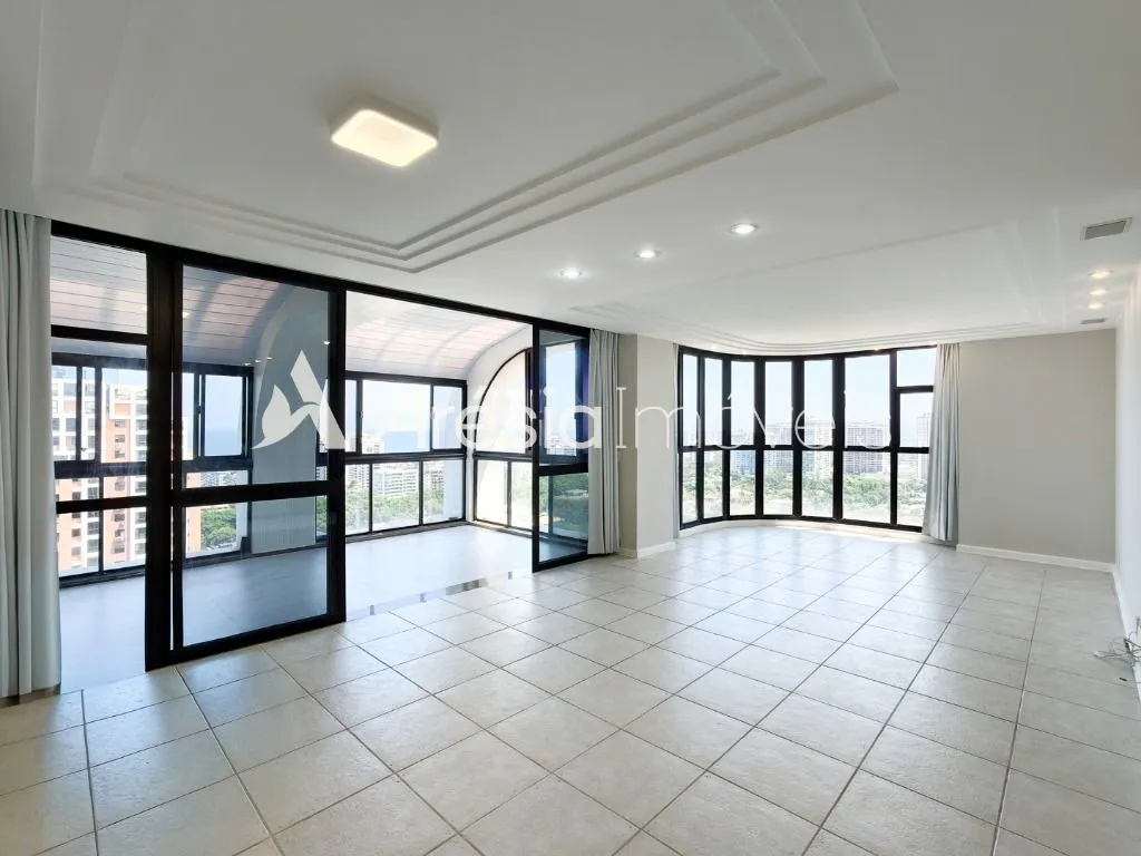 3-bedroom apartment with a bathtub — photo 4