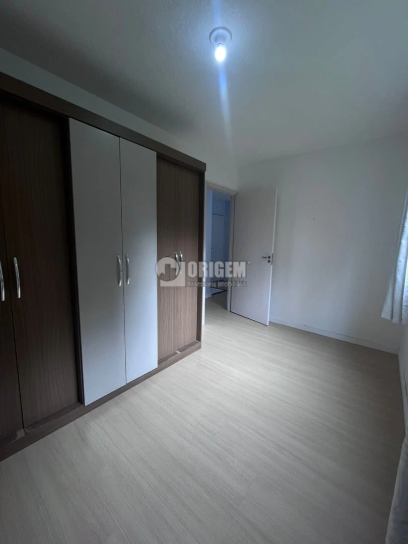 2-bedroom apartment with wood or laminate floors — photo 9