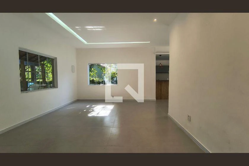 Casa com 3 quartos e 1230 m², pisos em cerâmica — photo 14