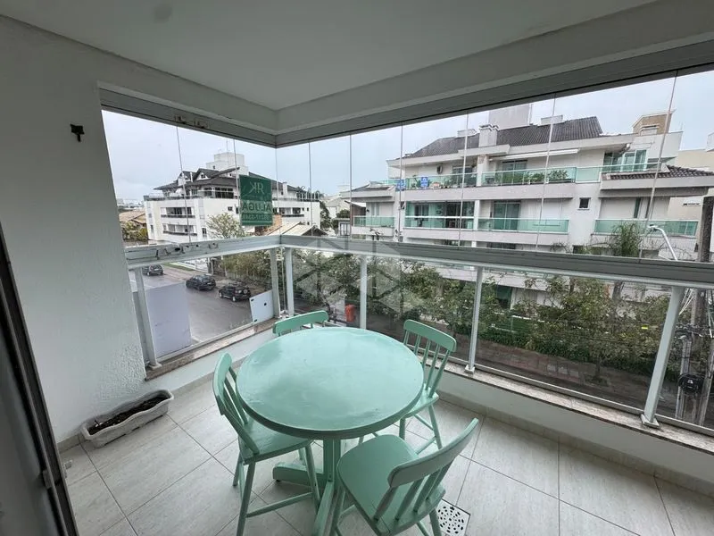 Furnished apartment, 150 m², with a glass-enclosed balcony — photo 16