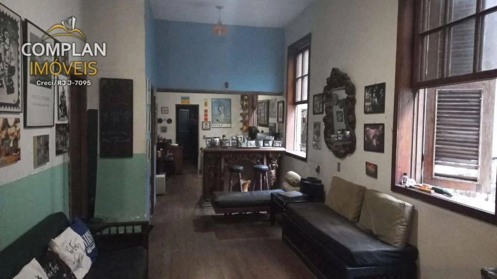 House with 5 bedrooms, 4 bathrooms and 639 m² — photo 3