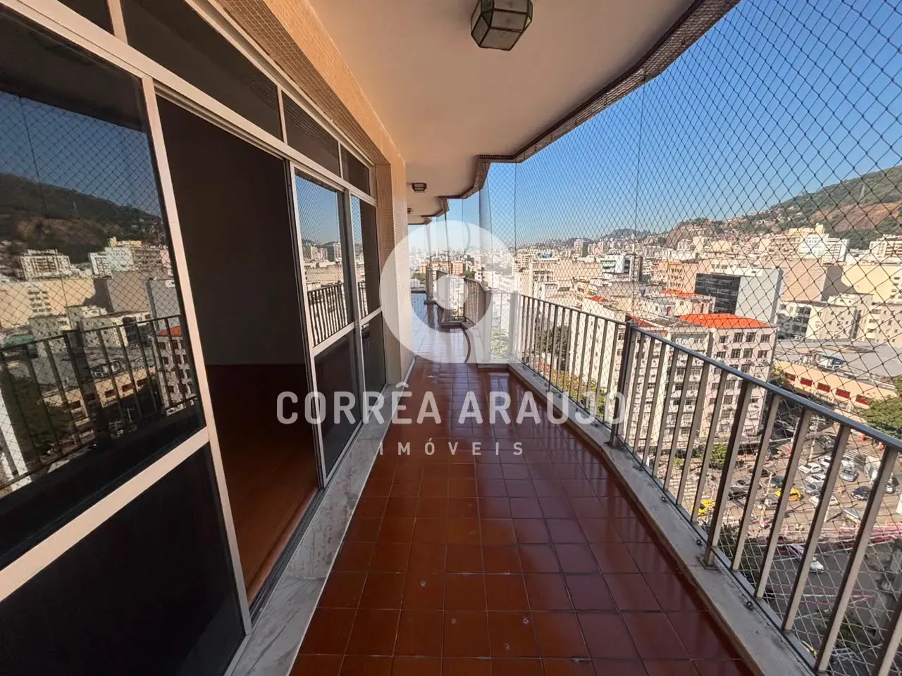 Apartamento de 160 m² com 3 quartos, 2 banheiros e varanda — photo 2
