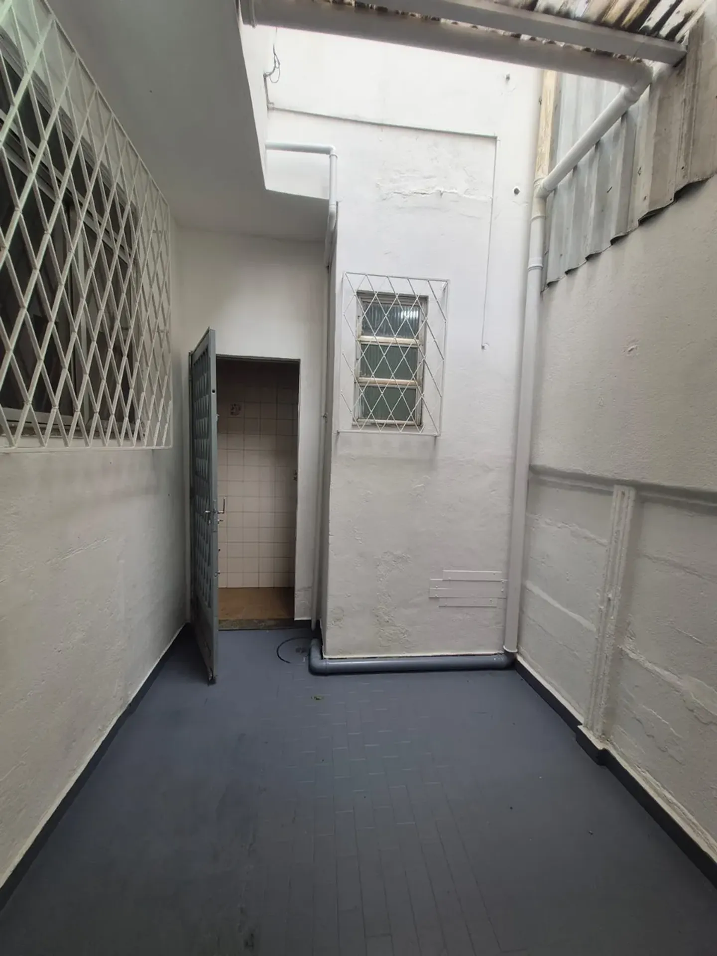 One-bedroom, 30 m² house in Rio de Janeiro — photo 11