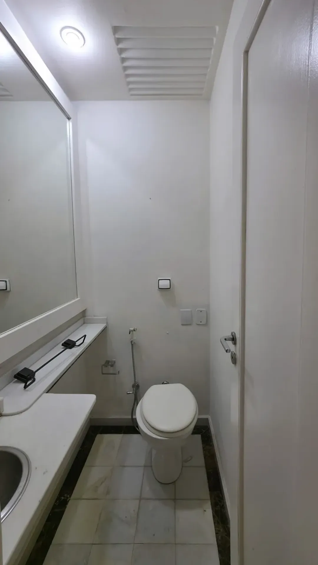 One-bedroom apartment with a home office in Rio de Janeiro — photo 21