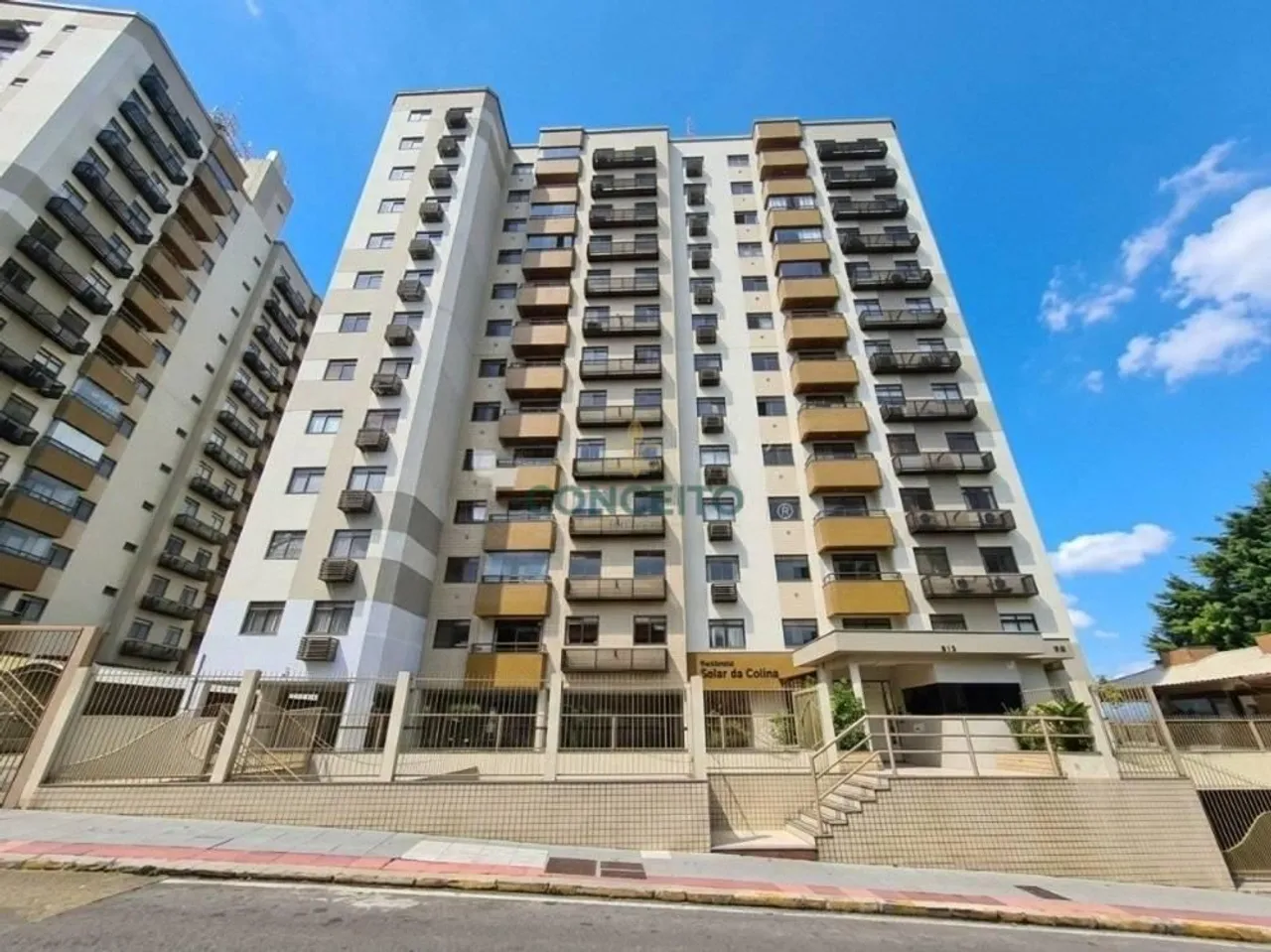 3-bedroom apartment in a building with a gym — photo 11