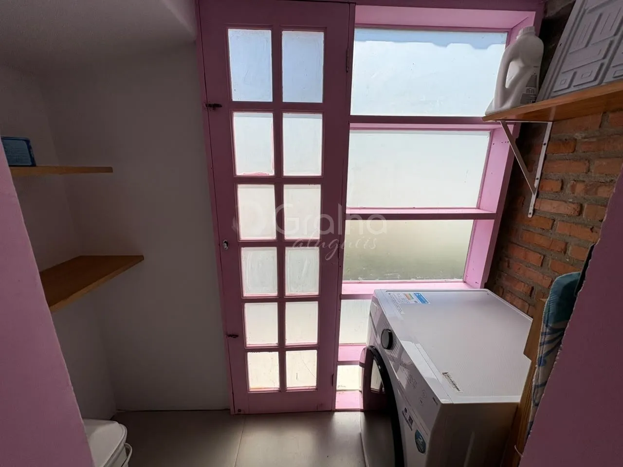 2-bedroom house with a washing machine — photo 8