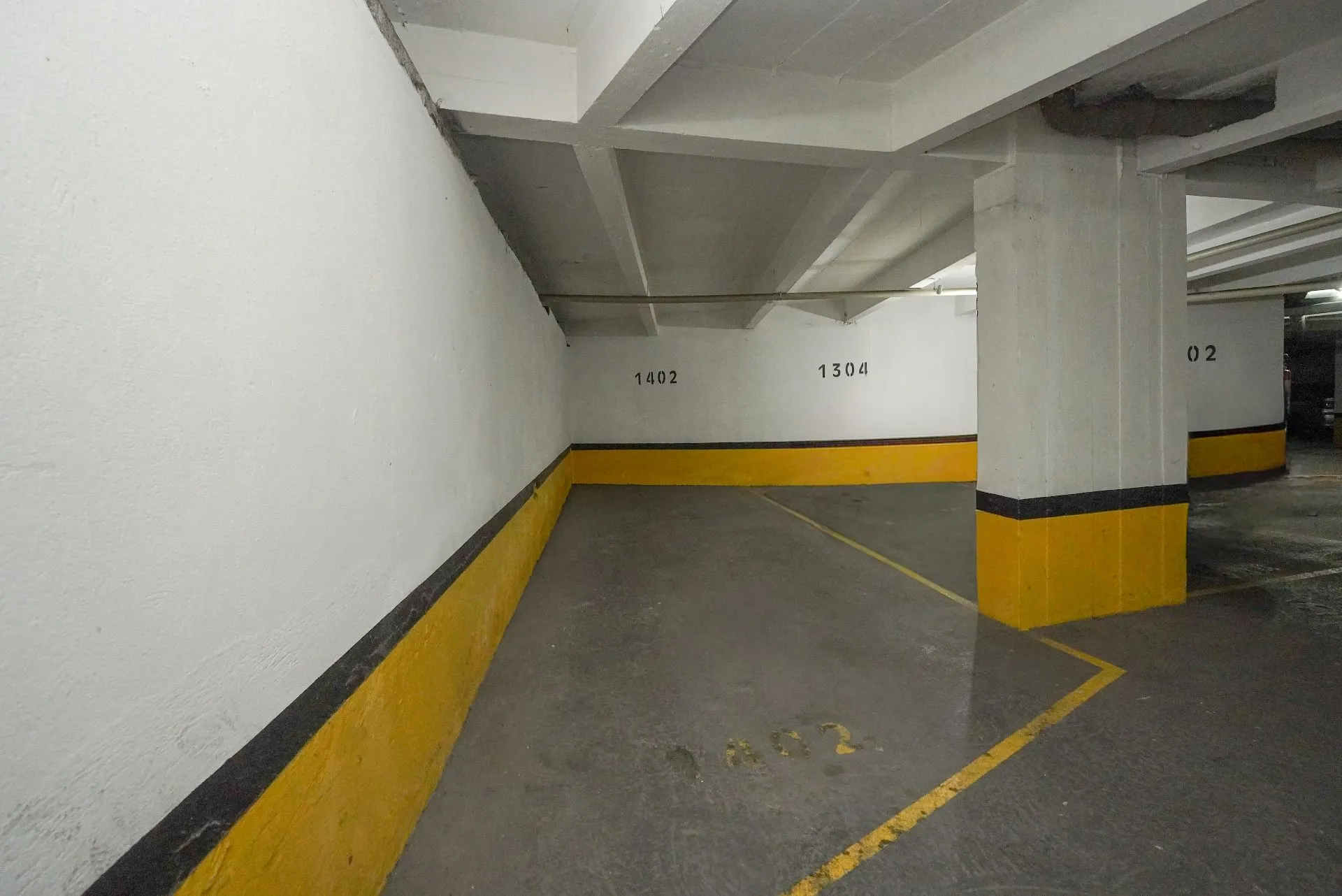 Home office in a 3-bedroom apartment, 140 m² — photo 30