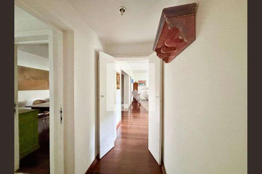 Apartment with 4 bedrooms and an en-suite bathroom — photo 25