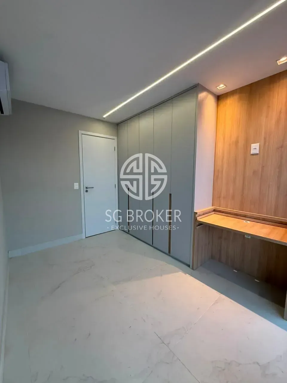 154 m² apartment with 2 bedrooms and a balcony — photo 3