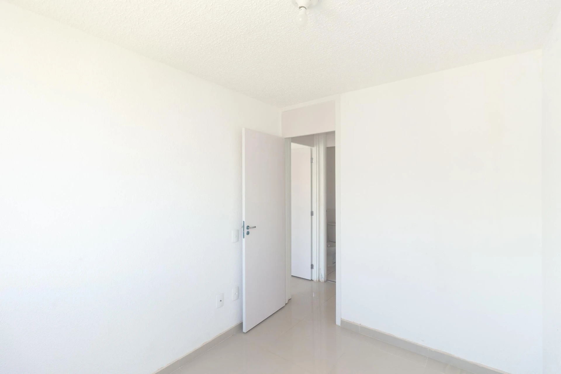 Apartamento com 2 quartos e piscina no condomínio — photo 28